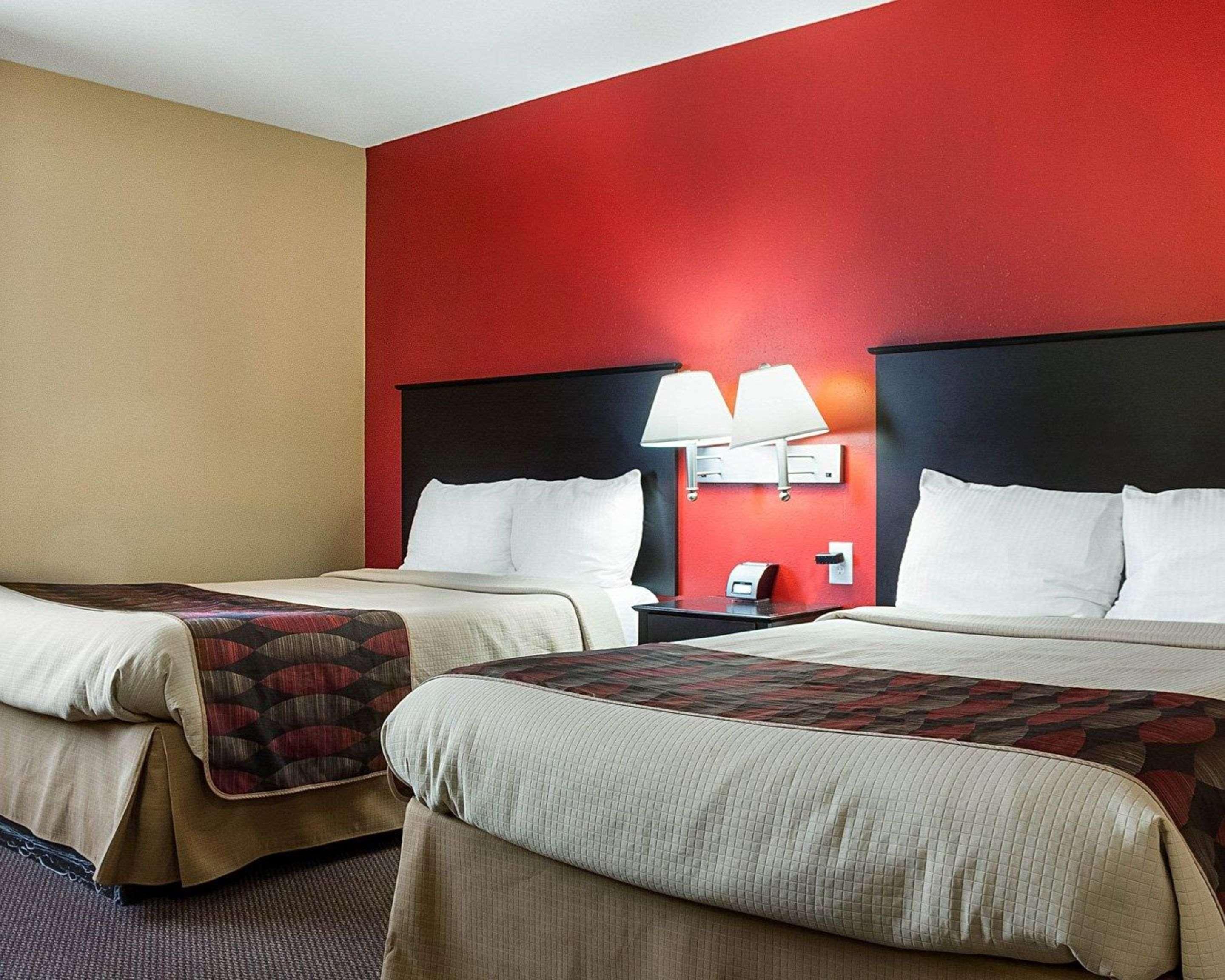Econo Lodge Jamestown Exterior photo